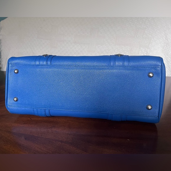 MCM Munchen N2003 No scratches on silver hardware.First photo accurate color - Picture 4 of 13